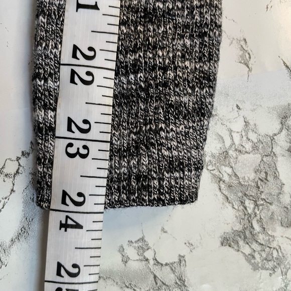 Logo Lori Goldstein Gray Black Cashmere Blend Sweatshirt Size XS Trendy fits - Picture 6 of 8